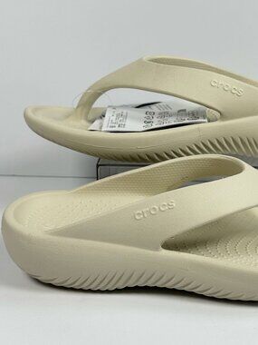 Crocs Mellow Recovery Sandals Flip Flop Women' s Size W8 Vanilla Foam Vacation